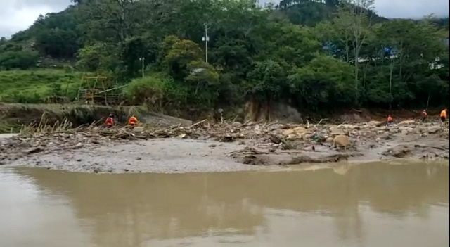 Desbordamiento del río Carapo, en el municipio Junín, Edo. Táchira, afectando principalmente los sectores Cafetal y las Palmitas