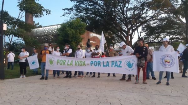 Exguerrilleros de las FARC exigen cese a la violencia