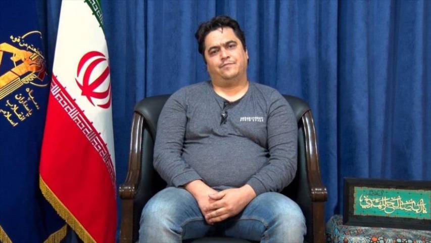 El periodista iraní Ruholá Zam