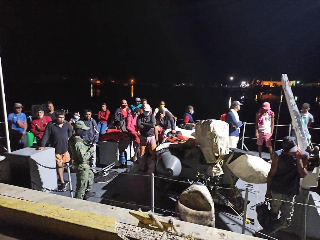 El Guardacostas venezolano Serreta, recibió el pasado 26 de noviembre, un grupo de 26 venezolanos a bordo de una embarcación interceptada por guardacostas de Trinidad y Tobago.