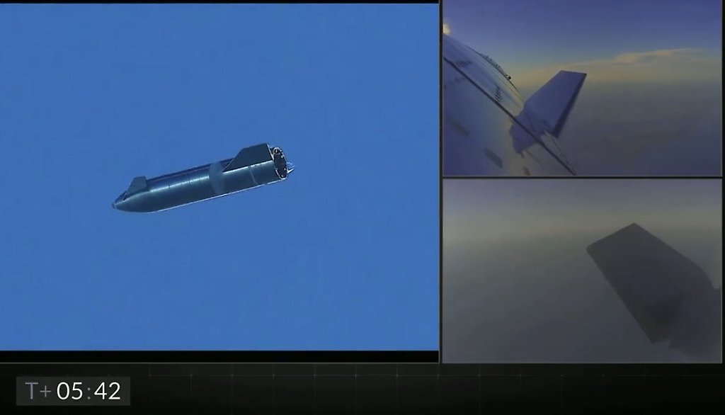 La nave Starship prototipo SN8 de SpaceX, en transición hacia posición horizontal para descender.