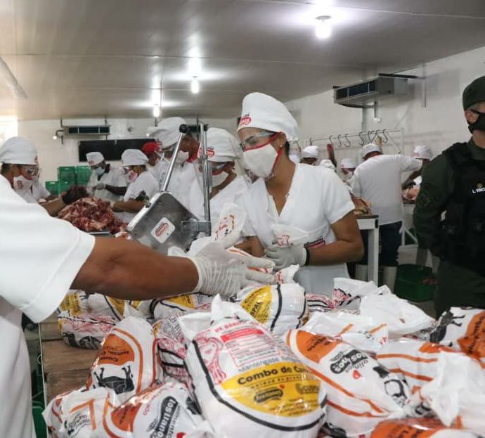 Ministra de Comercio Nacional verifica operatividad en planta procesadora de Alimentos en Barinas