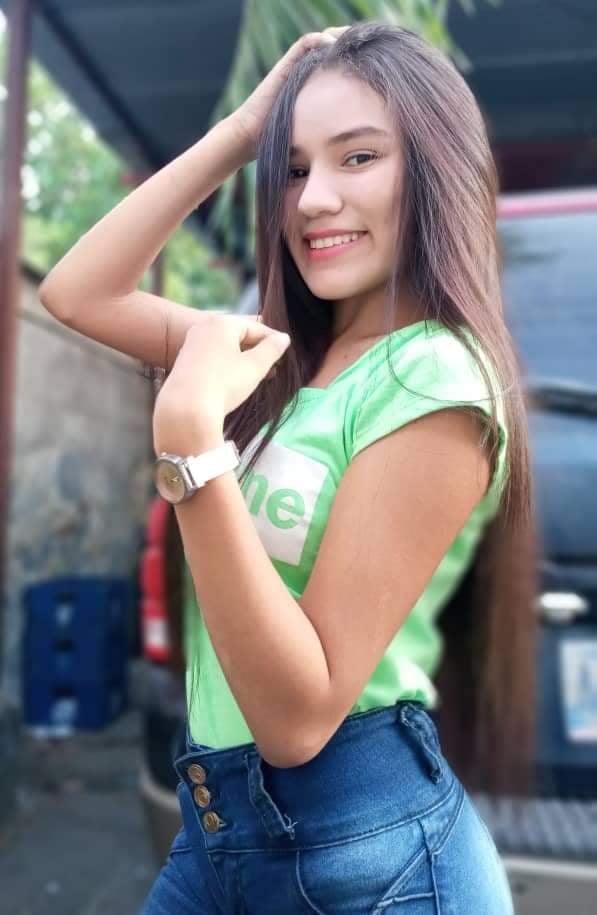 Eduarlis Carolina Falcón Torrealba de 20 años de edad. Violada, mutilada y asesinada en Turen. Portuguesa
