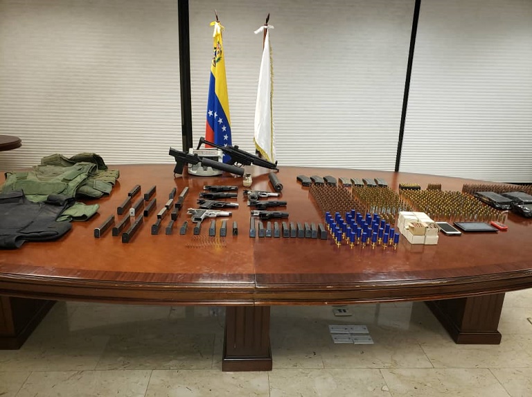 Durante el allanamiento detuvieron a Giovanni Pérez y según el parte policial, presumen que pretendía comercializar el arsenal.