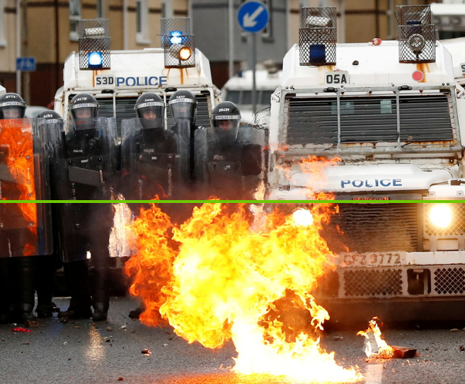 Disturbios en varias ciudades de Irlanda del Norte