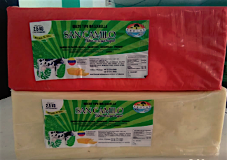 Estos quesos los vende el Gobierno en 9 y 10 dólares, no aceptan bolívares y no se ofertan ni medio, o kilo entero