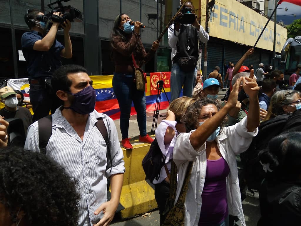 Protesta de solidaridad frente al consulado de Colombia en Caracas