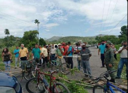Campesinos productores protestan Cumanacoa
