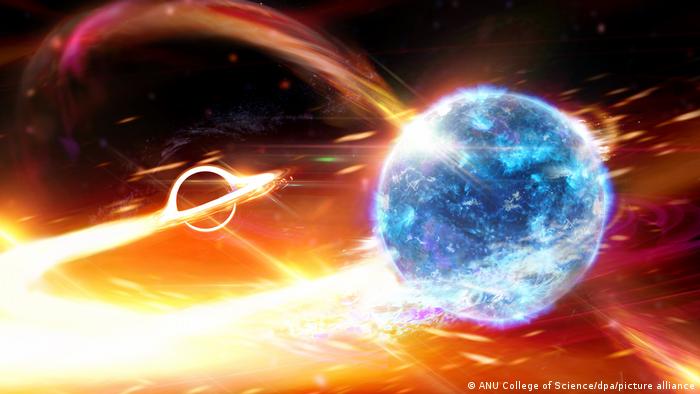 Impresión artística de un agujero negro engullendo una estrella de neutrones