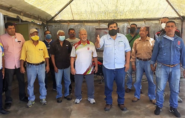 Jean Mendoza, trabajador maderero de Masisa expone los resultados de la reunión unitaria para organizar la lucha de la clase obrera en Guayana