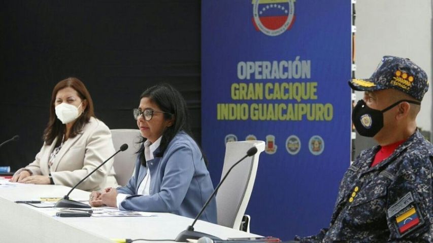 La ministra de Interior, Justicia y Paz, Carmen Meléndez Carmen Meléndez (I) y DFelcy Rodríguez