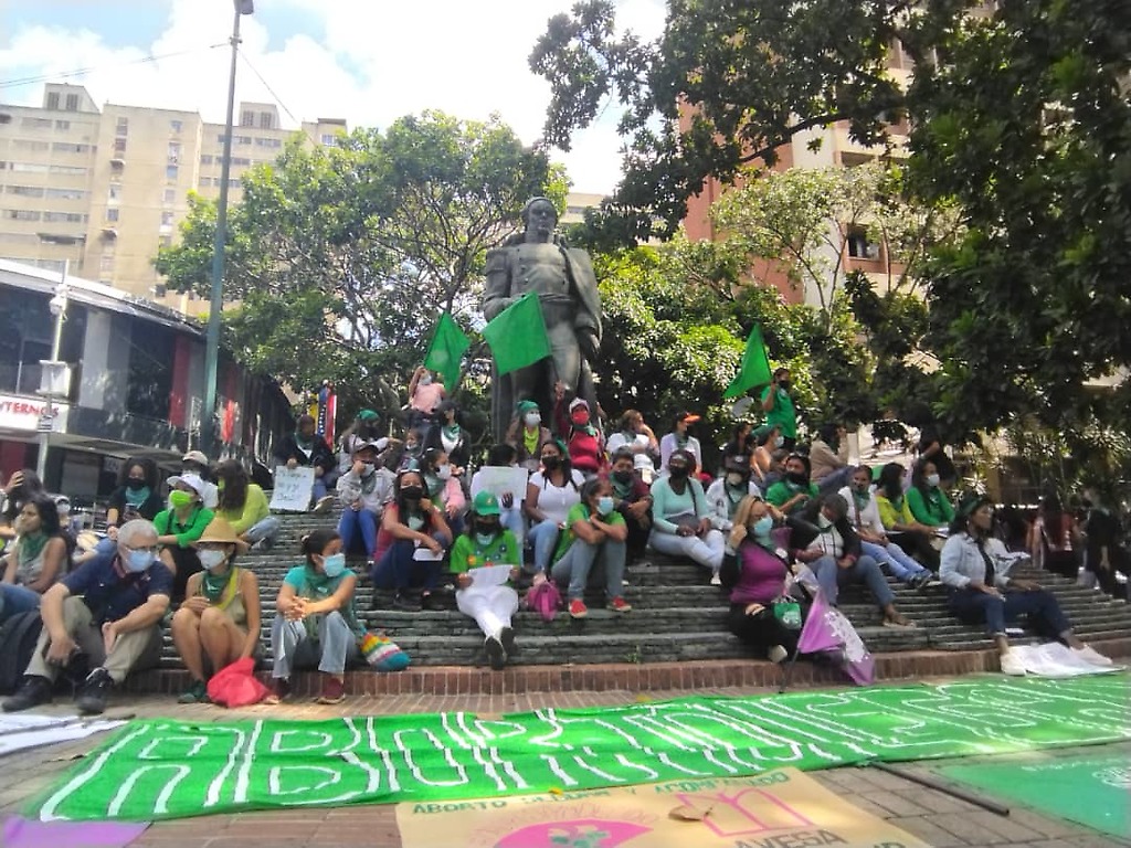 Organizaciones feministas en la Plaza Morelos de Caracas por la legalización del aborto en Venezuela