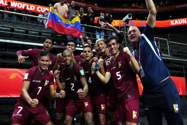 Venezuela festeja sus primeros tres puntos en el Mundial de Futsal.