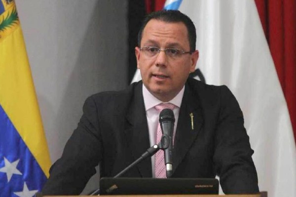 Alexander Yánez, Embajador de Venezuela en Perú.
