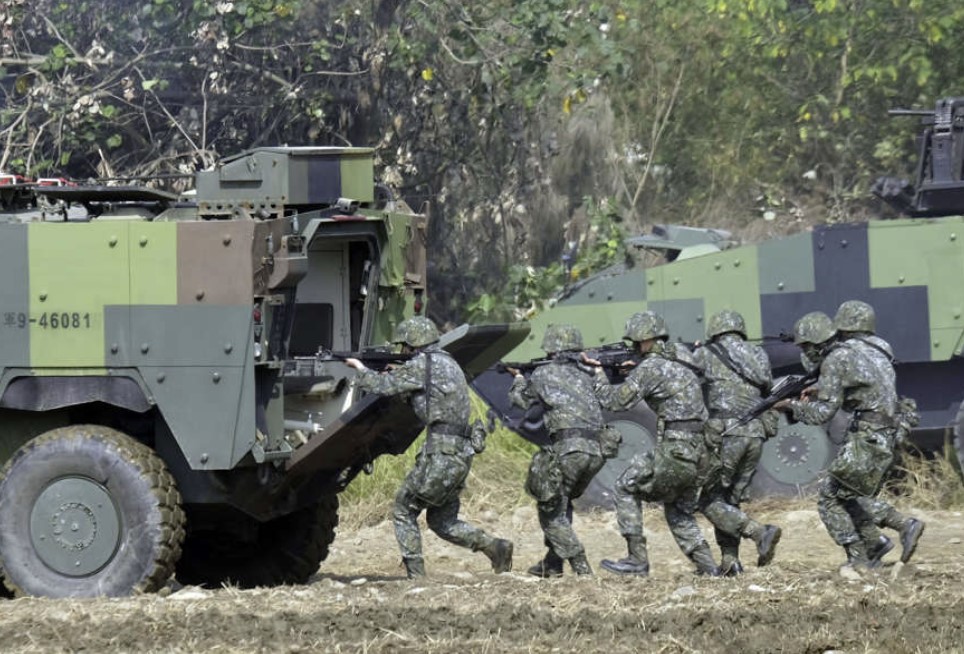 Fuerzas especiales de Taiwan realizan un entrenamiento en Taichung