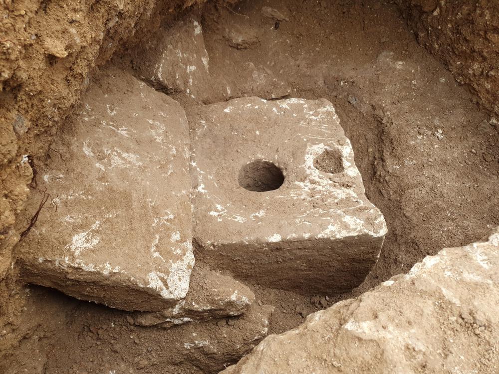 Inodoro de 2.700 años de antigüedad, hallado en Jerusalén