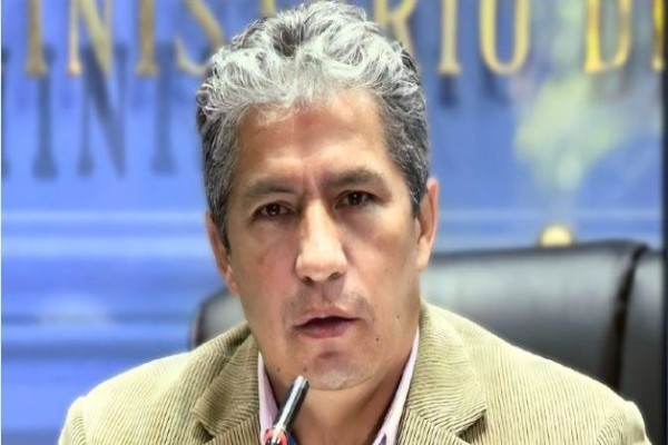 El ministro de Defensa Boliviano, Edmundo Novillo, alertó sobre el plan que está implementando la oposición contra el Gobierno de Luis Arce.