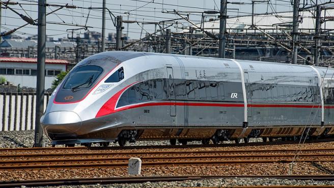 Tren de China con una velocidad operativa de 350 kilómetros por hora