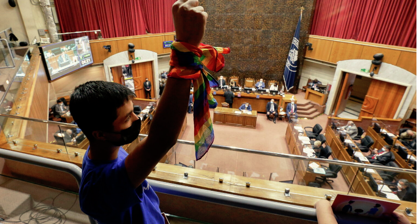 En Chile aprueban matrimonio igualitario