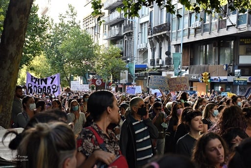 Marcha en Uruguay contra la cultura de las violaciones