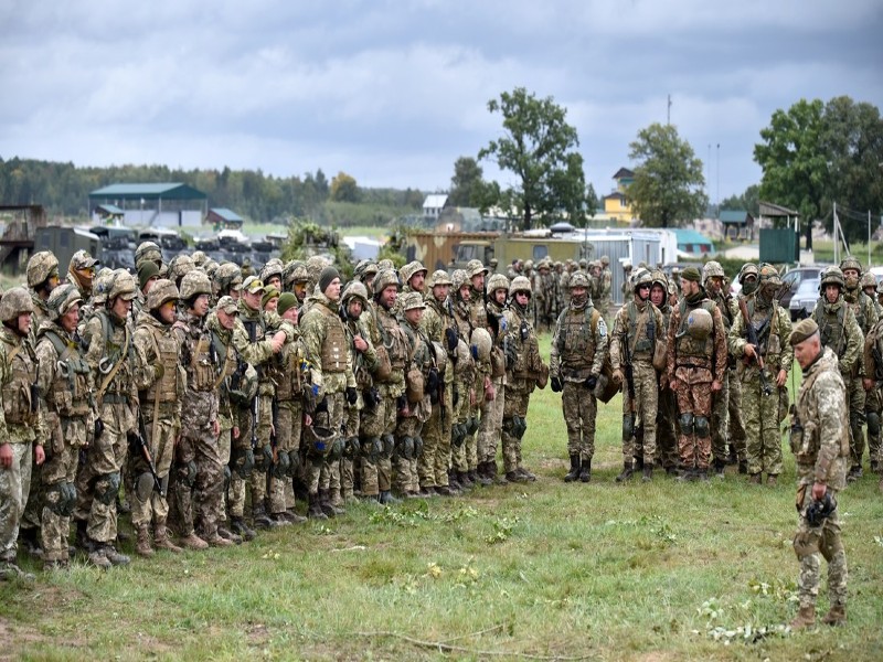 Militares durante un ejercicio conjunto entre Ucrania y los países de la OTAN, el 24 de septiembre de 2021.