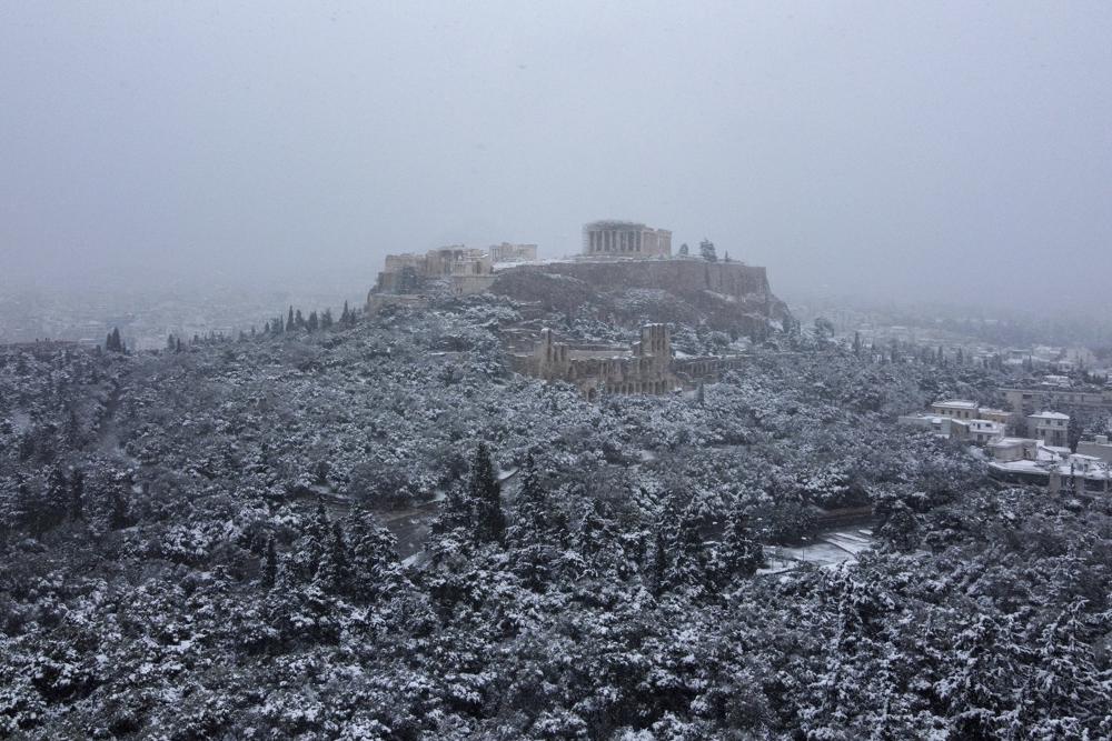 Tormenta de nieve cubre Atenas, islas griegas y a Estambul el 24/1/2021