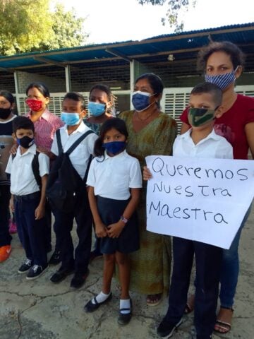 Vecinos, amigos y hasta la comunidad escolar de Jesica López exigen la pronta liberación de la maestra zuliana