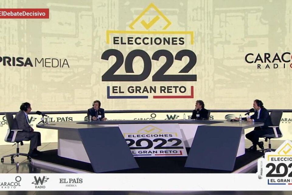 Petro, Fajardo y Gutiérrez en el debate de este jueves.
