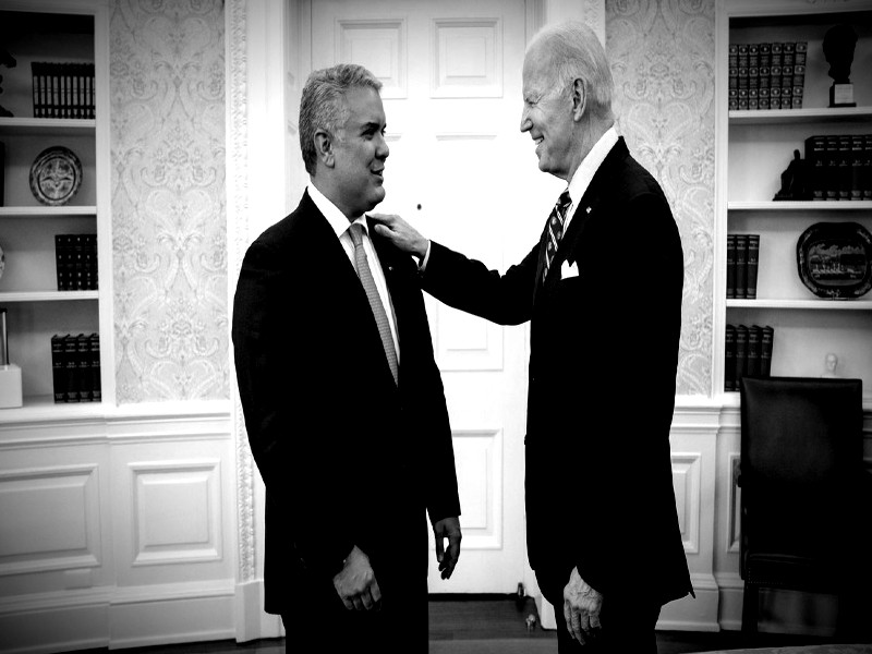 El presidente de Colombia, Iván Duque, con su homólogo estadounidense, Joe Biden, en la Casa Blanca, 10 de marzo de 2022.