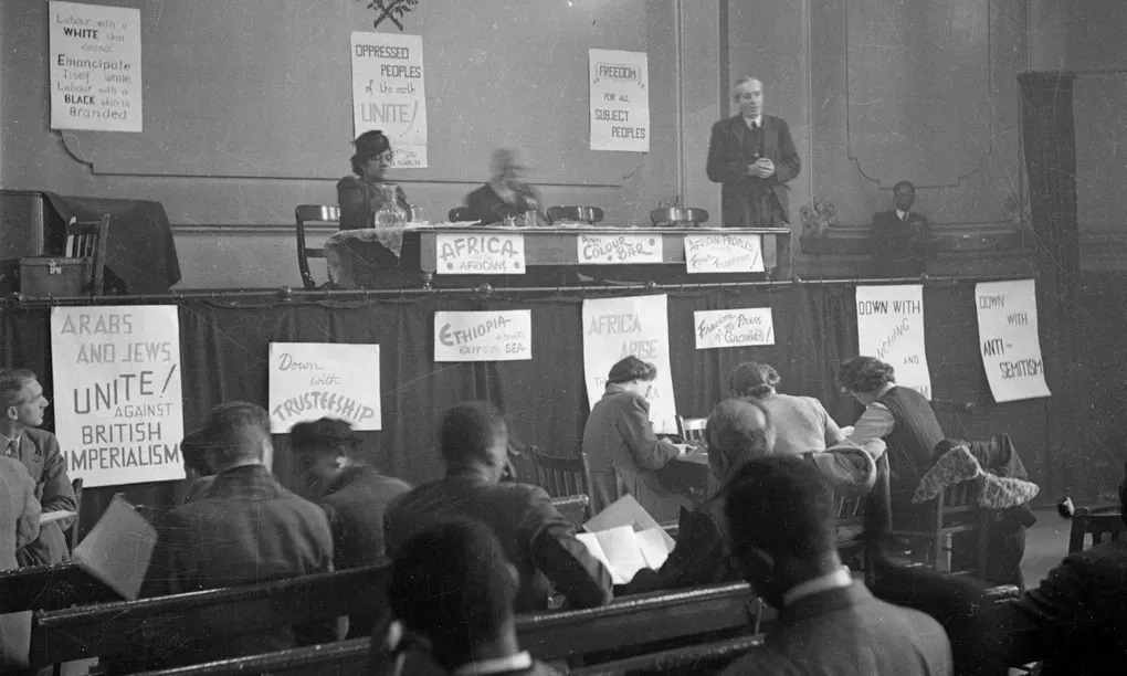 John McNair, Secretario General del Partido Laborista Independiente en un congreso en Manchester, 1945