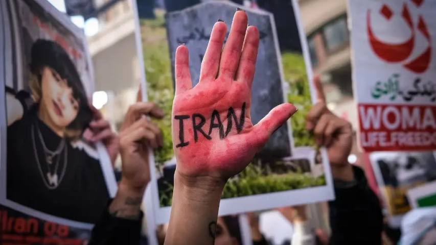 23 menores muertos en represiones de protestas en Irán
