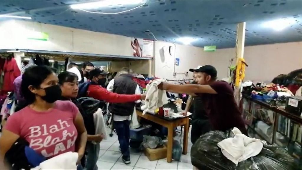 Mexicanos instalan tienda gratis para venezolanos varados en la frontera
