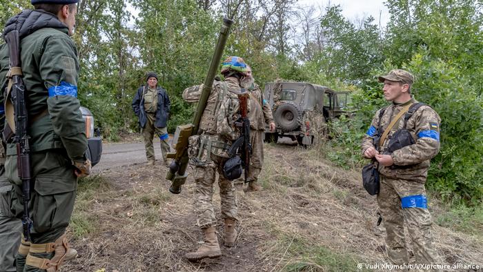Soldados ucranianos en la región de Járkov