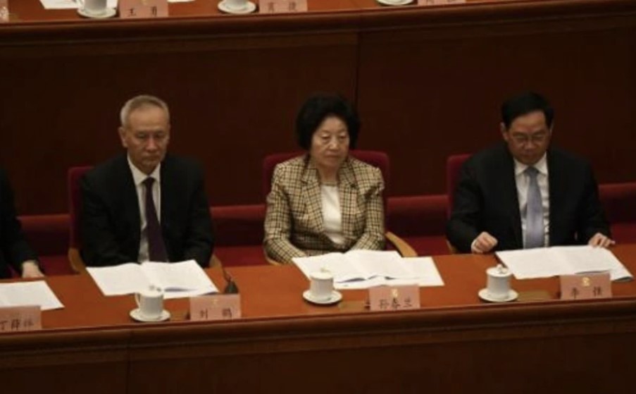 La vice primera ministra Sun Chunlan durante la reunión anual de la Asamblea, en el Palacio del Pueblo en Pekín