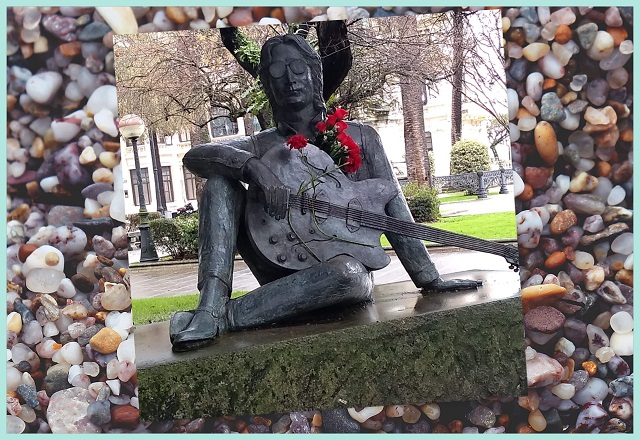 Estatua del "Beatle" John Lennon en los jardines de A Coruña, Galicia, monumento a un artista universal