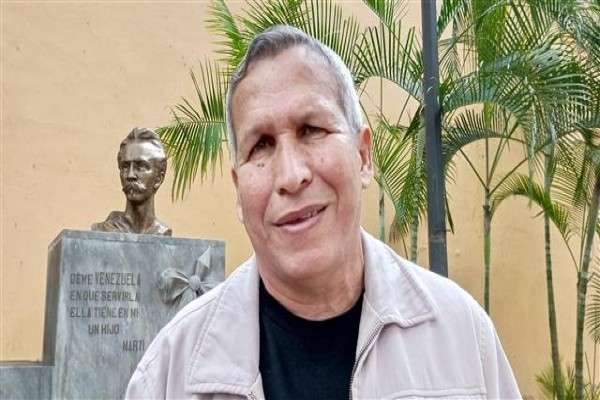Luis Álvarez,coordinador del Programa de Estudios Políticos y de Gobierno de la Universidad Bolivariana de Venezuela (UBV).
