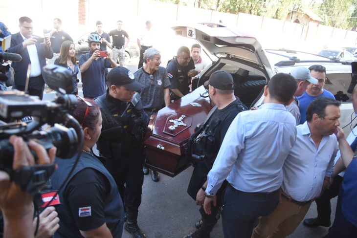 Llegada del ataúd con los restos del Comandante del Ejército del Pueblo Paraguayo (EPP), Osvaldo Villalba