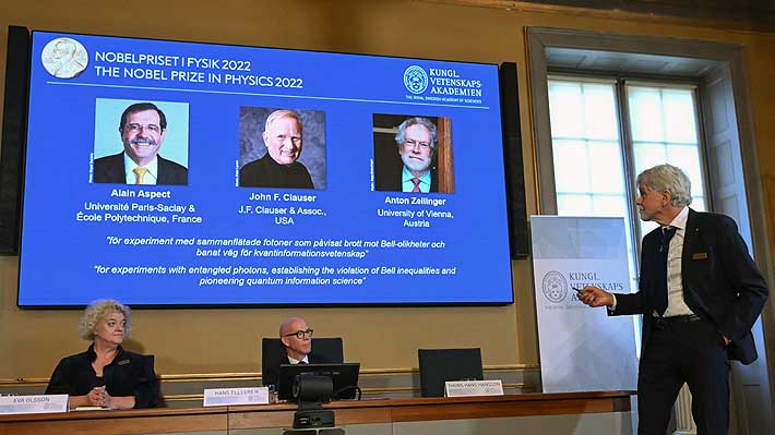 El francés Alain Aspect, el estadounidense John F. Clauser y el austríaco Anton Zeilinger  Fuente, premio Nobel de física 2022