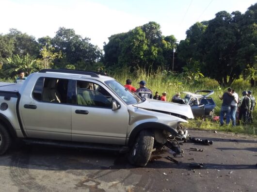 Los cinco ocupantes el automóvil, tipo seda fallecieron en el accidente