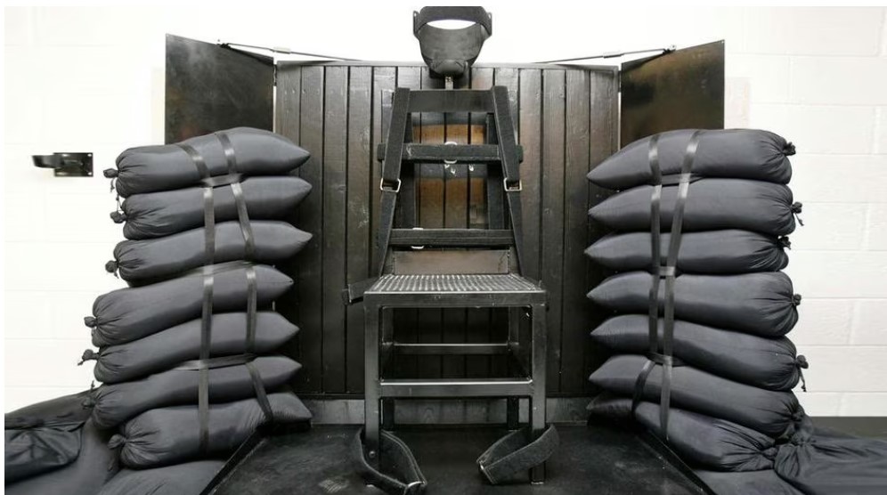 En esta imagen de archivo del 18 de junio de 2010, muestra la cámara de ejecución por pelotón de fusilamiento en una prisión de Utah, EEUU
