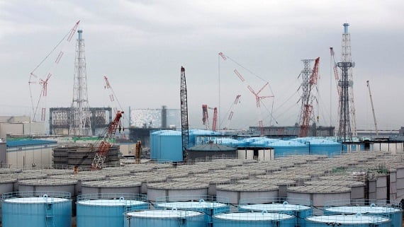 Tanques con agua radiactiva en Fukushima