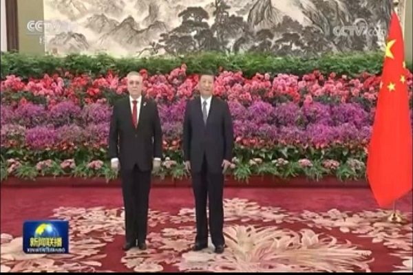 El Embajador Giuseppe Yoffreda Yorio y el presidente de China el presidente Xi Jinping.
