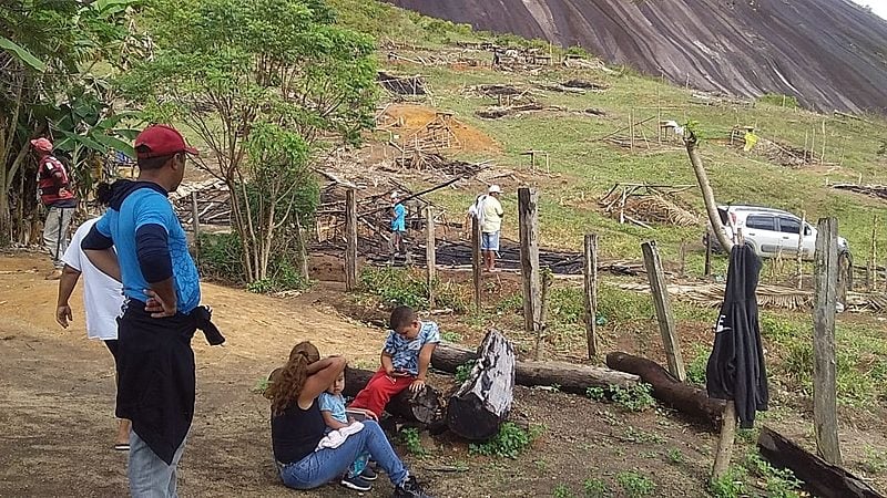 Familias campesinas del MST ocupan tierras improductivas en Brasil