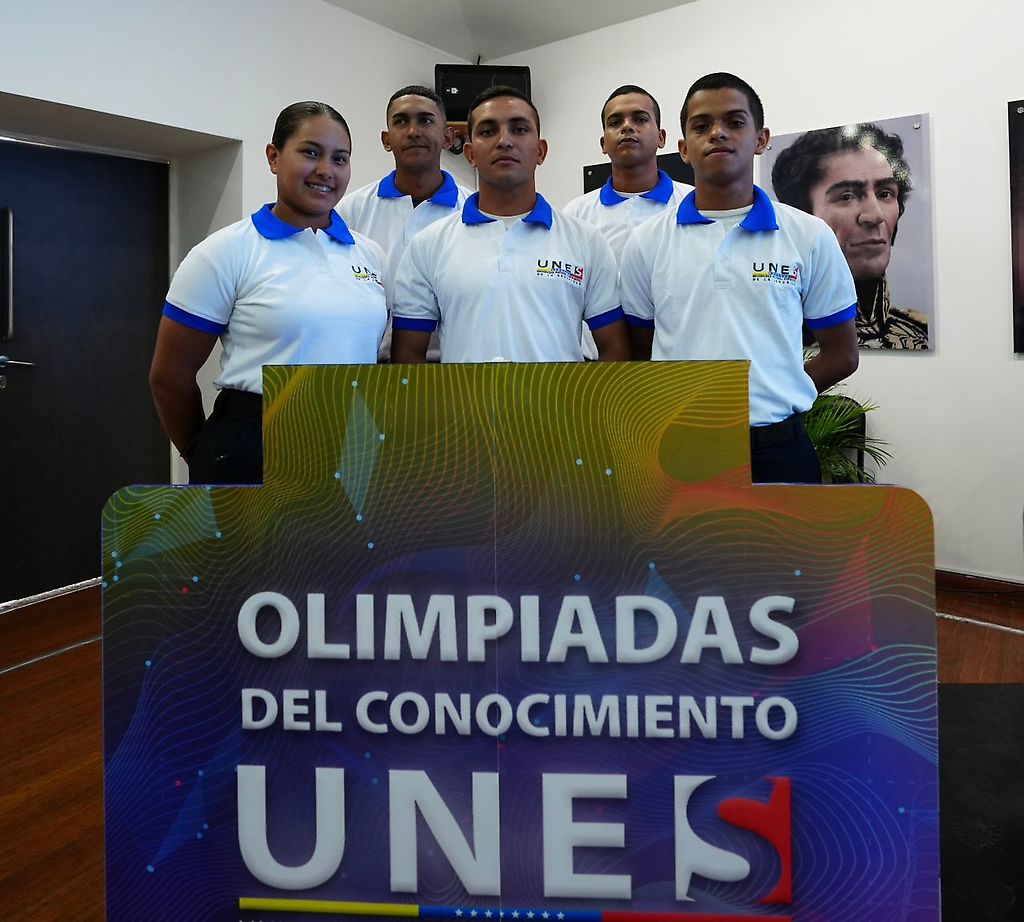 Premian a estudiantes que demostraron sus destrezas en las Olimpiadas del Conocimiento