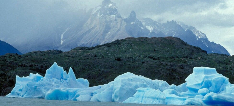 Vista de un glaciar en Chile, que retrocede como ocurre con todas las masas de agua congelada en el planeta, como consecuencia del calentamiento global