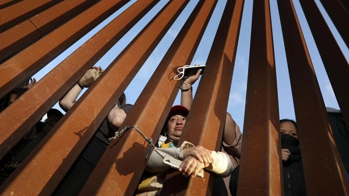 Migrantes en frontera México-EEUU se ha reducido a 5000 diarios