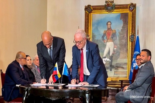 Gobierno de Venezuela y FAO firman acuerdo marco de país hasta el 2026.
