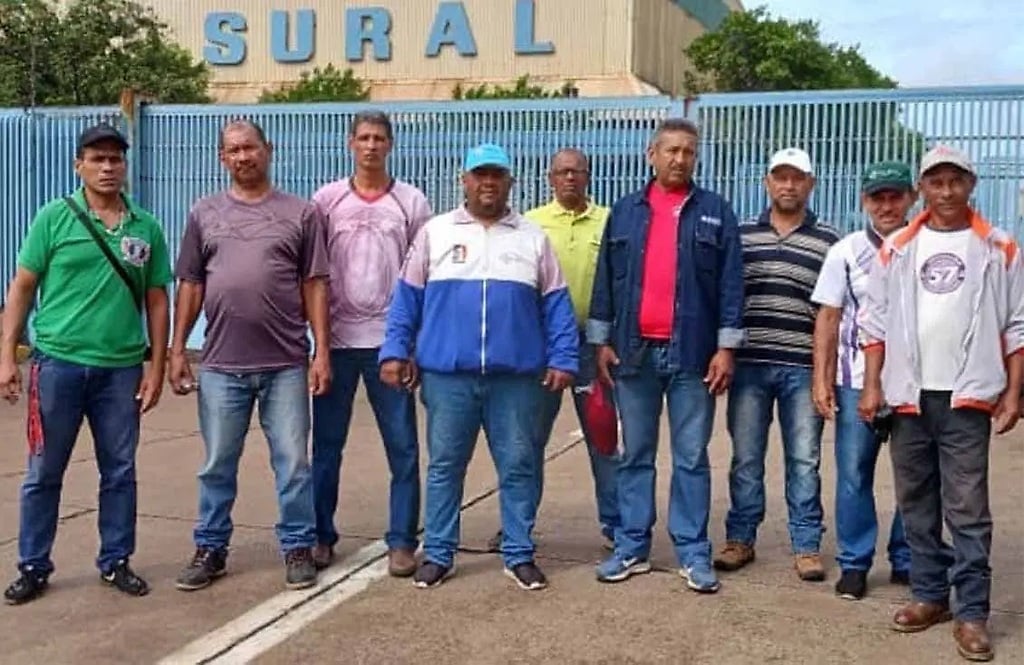 Trabajadores de Suramericana de Aleaciones (Sural) en Bolívar