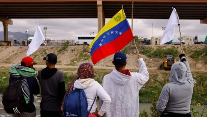 Migrantes venezolanos en la frontera con EEUU
