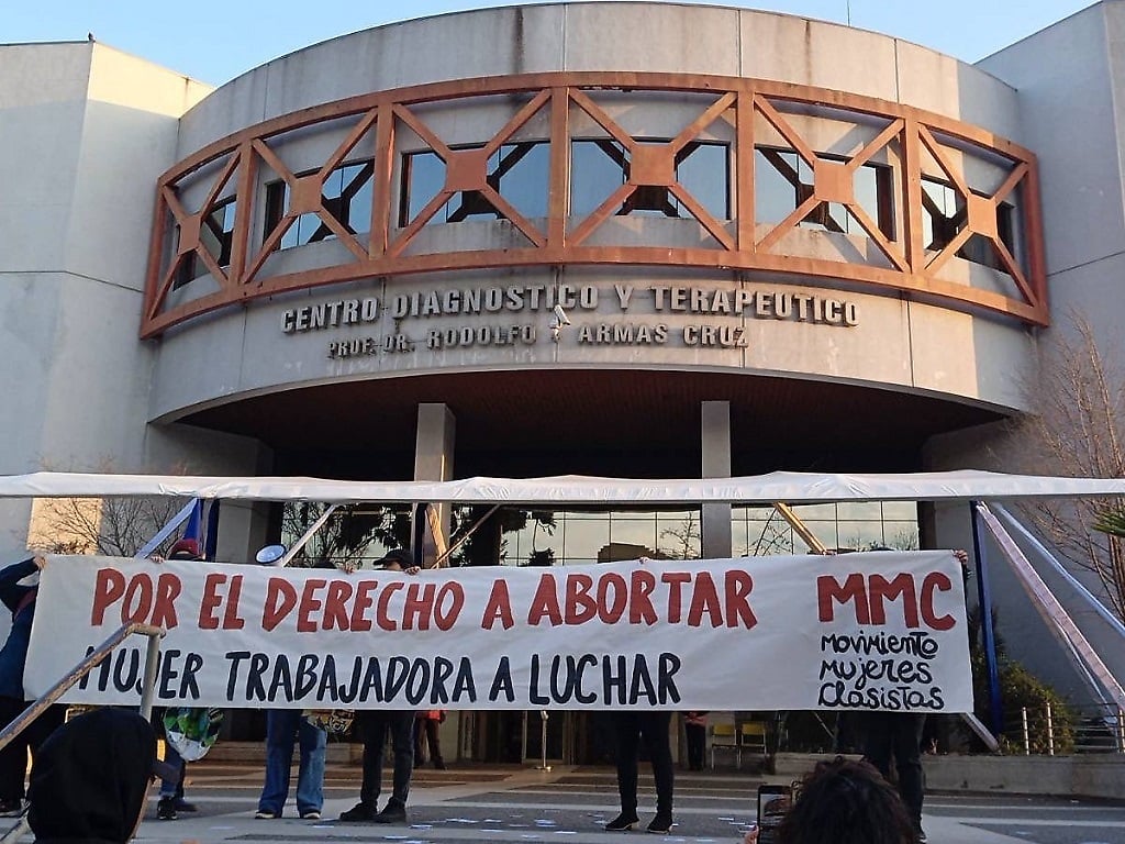 Chilenas marchan por la despenalización del aborto